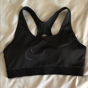NWOT Nike sports bra